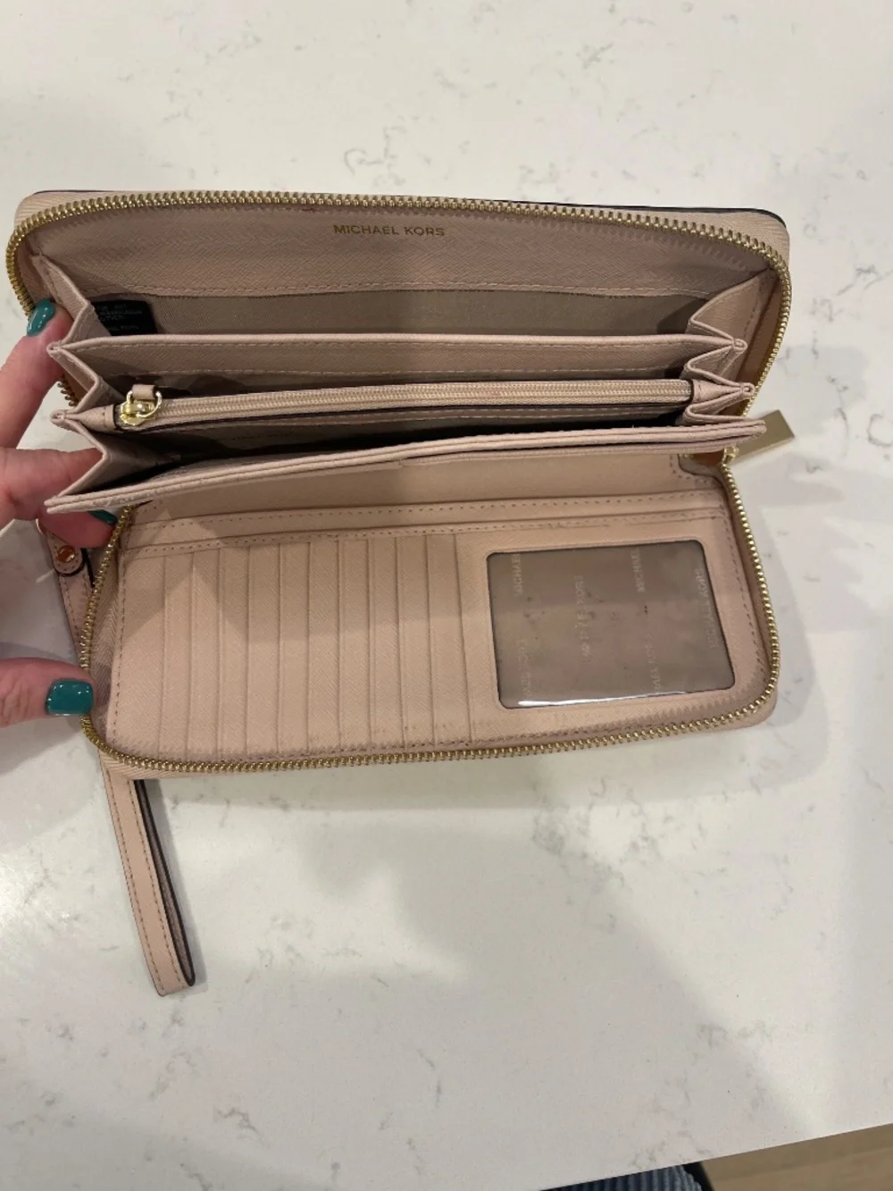 Michael kors wallet